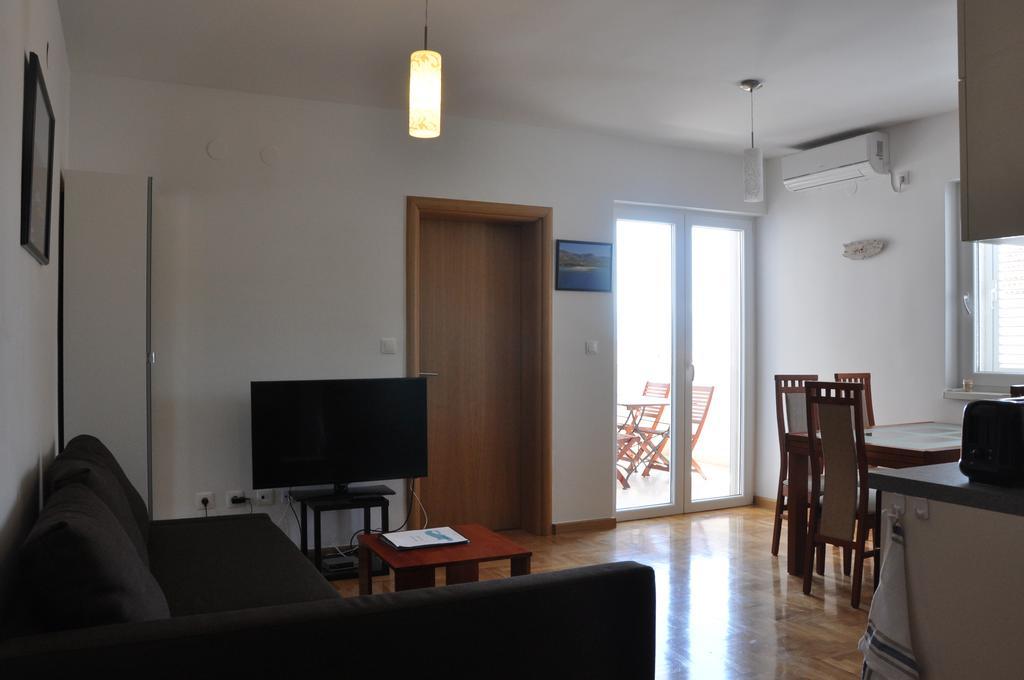 Jelena Apartments Bol Exterior foto